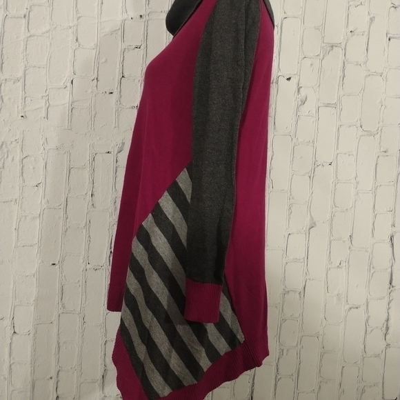 STYLE & Co Sharkbite Sweater Medium - Picture 2 of 4